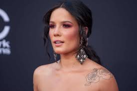 Halsey was born on september 29, 1994, and grew up in new jersey. Who Are Halsey S Parents