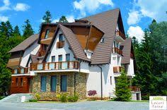 Dragi si fideli cititori, astazi ne continuam incursiunea prin cele mai frumoase pensiuni agroturistice din romania cu noi opriri in zone rurale de vis in judetul sibiu, puteti gasi cele mai bune pensiuni agroturistice in gura raiului (unde va puteti caza la pensiunea casa lucas sau la complexul turistic. 61 Cazare De Lux Romania Ideas Hoteluri Locuri Romani