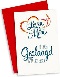 In een kaartje geslaagd gefeliciteerd of geslaagd felicitatie kun je diverse teksten schrijven. Bol Com Life Is Beautiful Kaart Je Bent Geslaagd Gefeliciteerd