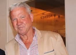 OSC BUSINESS SPOTLIGHT Neil Randall ('70) is owner of Paddington Fine Wines  in Mount Hawthorn, located next door to the Paddington Ale House of which  his family was lessee for 30 years.