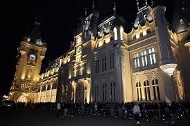 Noaptea muzeelor 19 mai 2012, bucuresti detalii privind programul muzeelor bucurestene: Noaptea Muzeelor A Debutat Cu Un Protest Al AngajaÅ£ilor Complexului Muzeal NaÅ£ional Moldova Dar È™i Cu Cozi Uriase In FaÅ£a Palatului Foto Ziar Info IaÈ™i Stiri Iasi