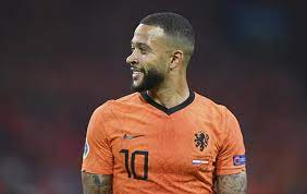 Memphis depay is 27 years old (13/02/1994) and he is 176cm tall. Barcelona Signs Netherlands Striker Memphis Depay