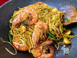 Kredit video dan resepi : Menu Makan Pagi Hingga Tengah Hari Mee Goreng Basah Udang Besar Aku Sis Lin