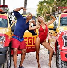Resultado de imagen de los vigilantes de la playa 2017