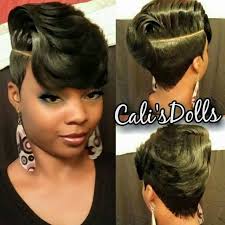 This hairstyle and outfit make this entire look classy and chic simultaneously. Pin On Short Cuts And Bobs