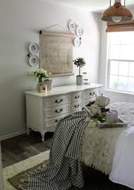 And 2 rooms can accommodate groups or families of up to 8 people. Vintage Farmhouse Guest Room With A Twist Cotton Stem