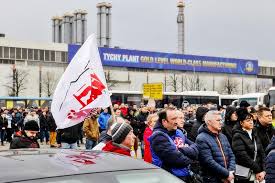 This week fiat chrysler automobiles confirmed that it intended to refurbish a poland plant, where it will. Wiec Przed Fabryka Fca Poland Pracownicy Zazadali Podwyzki Plac Nowe Info