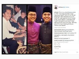 Daughter of former singer datuk nassier wahab, 57, intan najihah poured water on the grave of his father datuk nassier wahab, 57 at islan bukit batu belah kuala lumpur: Nasir Wahab Muda