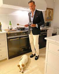 La Maison Bleue Provence On Instagram Saturday Evening Time To Uphold Those Sartorial Standards And Put On The Dinner In 2020 Stylish Men Sartorial Dinner Jacket