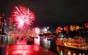 The last night of brisbane festival goes off with a bang. Riverfire Spectacular Fireworks