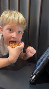 Carrie Beasley (@Uniq_Cute_1)