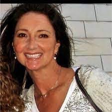 Lora Pierce's Instagram, Twitter & Facebook