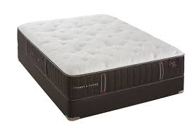 The lux estate hybrid collection is in the middle range of the stearns & foster collections. Stearns Foster Lux Estate Middletown Luxury Firm Mattress Reviews Goodbed Com