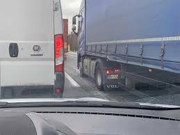 Grande raccordo anulare bloccato e traffico in tilt per la protesta degli ambulanti di roma contro la sindaca virginia raggi. Raccordo Autostradale Prosecco Incolonnamento E Traffico Bloccato Dalle 14 Trieste News