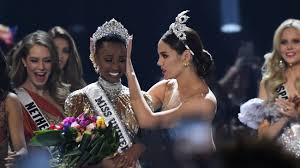 Miss south africa who was held at gunpoint by carjackers after being crowned beauty queen wins miss universe as host steve harvey redeems himself for steve harvey returned as the show's host despite botching the 2015 miss universe crowning, naming the wrong contestant as the winner. Miss South Africa Wins 2019 Miss Universe Crown The Daily Star