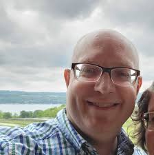 What's a good place to grab a bite to eat near Van Gogh Museum and  Rijksmuseum?