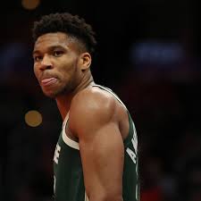 Nba basketball trikot mit technischem feature für aktuelle infos über liga, spieler, exklusive angebote und vieles mehr: Nba Stars Giannis Antetokounmpo Und Kevin Love Spenden Je 100 000 Dollar