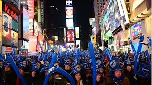 Times Square Live Stream Watch The Ball Drop On New Year S Eve Video Kitchen On A Budget New Years Eve Times Square