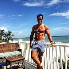Check spelling or type a new query. Cristian De La Fuente Revela El Secreto Detras De Su Figura