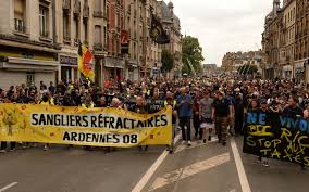 Dimanche 14 juillet, lors du défilé de la fête nationale, emmanuel macron a. Un Gilet Jaune Condamne Pour Rebellion A Charleville Mezieres