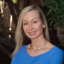 Liz Briggs (@Lizzyvero12)