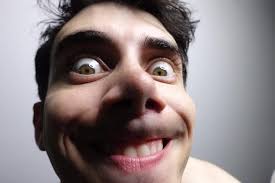 Swipe to see how seriously I take these shirtless photo shoots 😂‼️