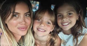 A hint for Icardi? Wanda Nara shares photos and videos with their daughters 
