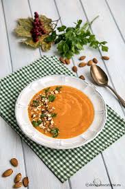 Ca la orice supa crema se pot presara deasupra crutoane crocante de paine sau mici bucatele de bacon prajit. Supa Crema De Cartofi Dulci Reteta Vegana Diva In Bucatarie
