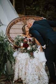 Modern Bohemian Ozarks Wedding At Hazel Valley Ranch Junebug Weddings Wedding Inspiration Fall Bohemian Wedding Inspiration Wedding