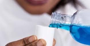 10 Rekomendasi Merk Obat Kumur Terbaik