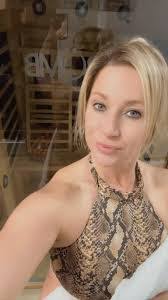 Ashli Warren's Instagram, Twitter & Facebook