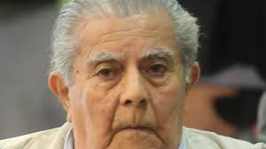 La mala salud ayudó a dos represores