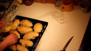 как приготовить сладкую начинку для пирожков чтобы она не вытекала Pirozhki S Zamorozhennoj Yagodoj Youtube