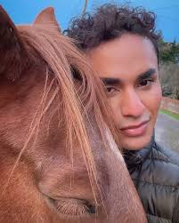 🎉„here's a voice type I haven't heard for a while: male soprano. It's  Venezuelan singer Samuel Marino making his solo debut