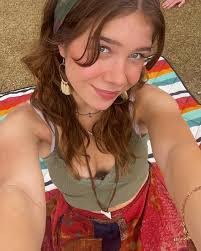 Lindy LeBlanc's Instagram, Twitter & Facebook