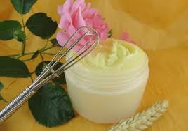 Recette Beurre Fouette Anti Vergetures Aroma Zone Anti Vergeture Creme Anti Vergeture Beurre Fouette
