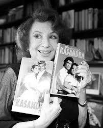 La escritora cubana delia fiallo marcó la cultura popular hispanoamericana de la segunda mitad del siglo xx con guiones como cristal y kassandra. Nhua5vssidrzvm