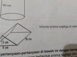 Sebuah prisma segitiga panjang alasnya 18 cm dan tingginya 15 cm. Volume Prisma Segitiga Brainly Co Id