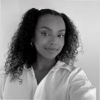 Linda Osman's Instagram, Twitter & Facebook