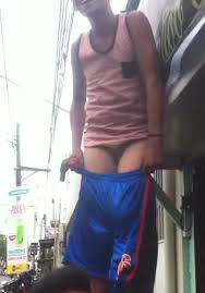 Pantsed while hammering - ThisVid.com