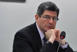 Joaquim Levy assume cargo de diretor de estratégia econômica e relações com  mercados do Banco Safra