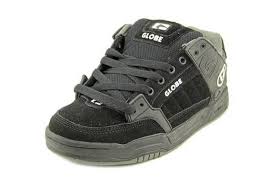 Today's skate shoes are generally defined as having a flat sole made of soft rubber with a reinforced canvas or leather upper. The 23 Most Abominable Things Men Wore In The Early 00s