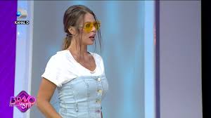 Când spunem numele de andreea marin, parcă nu mai avem nevoie de nicio descriere pentru că toată lumea o cunoaște. Cum Arata Roxana Nemes Nemachiata Imagini Din Culisele Bravo Ai Stil Celebrities Kanal D Romania