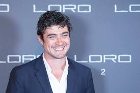 Quell'individuo indistinto, profondamente solo e solo, apparentemente, in compagnia. Riccardo Scamarcio Tutto Su Di Lui Biografia Carriera Vita Privata Ex Compagna Angharad Wood Figli Puglia24news It