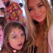 Hi, any recommendations for tanning places. Just want to go a few times to  clear up skin. Thanks 🙏