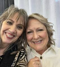 Kelly Norvell's Instagram, Twitter & Facebook