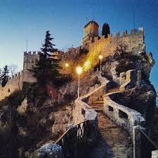 Ambasciata d'italia sezione consolare v.le antonio onofri, 117 47890 san marino repubblica di san marino. Quando Cala La Sera Repubblica Di San Marino Instagram By Matteomammato