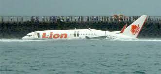 A few parts of lion air plane 610 jt that crashed in the waters of karachi. Lion Air Crash Boeing 737 Plane Crashes In Sea Off Jakarta Bbc News
