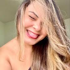 Stephanie Moraes (stephaniemoraes_)