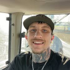 Who tryna make $400 .. Dis is not a scam!! 🫵🏾 finna fk my Def Uncle  Earl‼️😂🤦🏾‍♀️🫵🏾🤷🏽‍♀️🤭🤧😆🥴